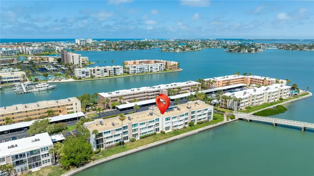 7425 Bay Island Drive S South Pasadena FL 33707