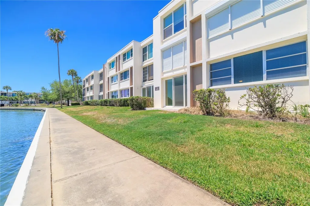 7425 Bay Island Drive S South Pasadena FL 33707