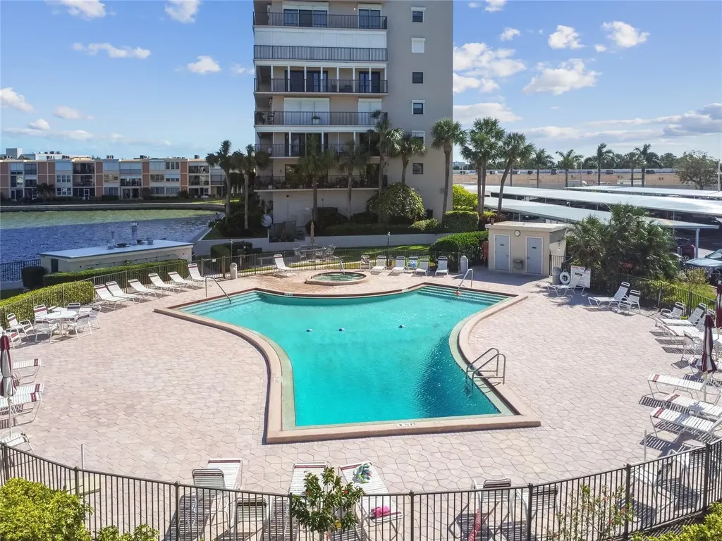 7425 Bay Island Drive S South Pasadena FL 33707