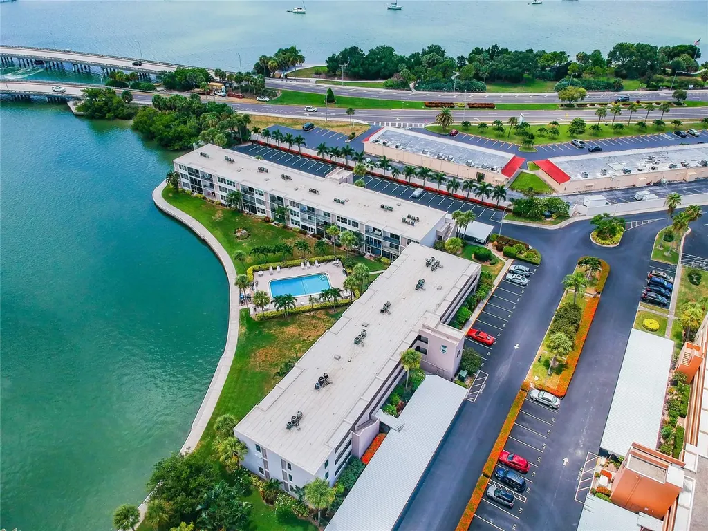 7425 Bay Island Drive S South Pasadena FL 33707