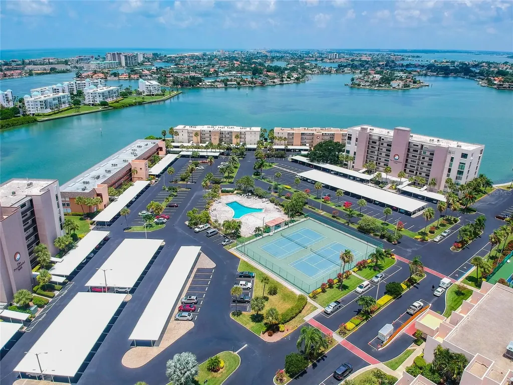7425 Bay Island Drive S South Pasadena FL 33707