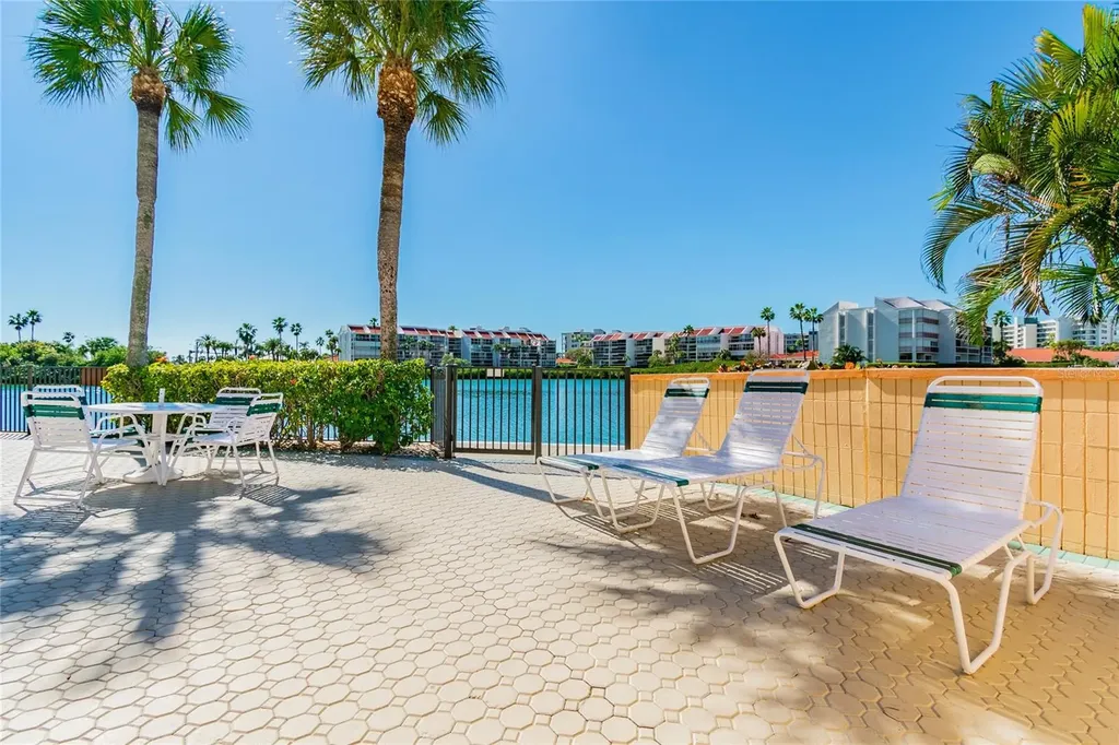 7425 Bay Island Drive S South Pasadena FL 33707
