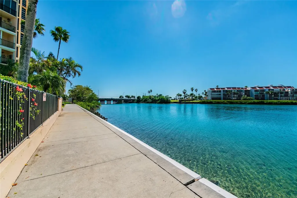 7425 Bay Island Drive S South Pasadena FL 33707