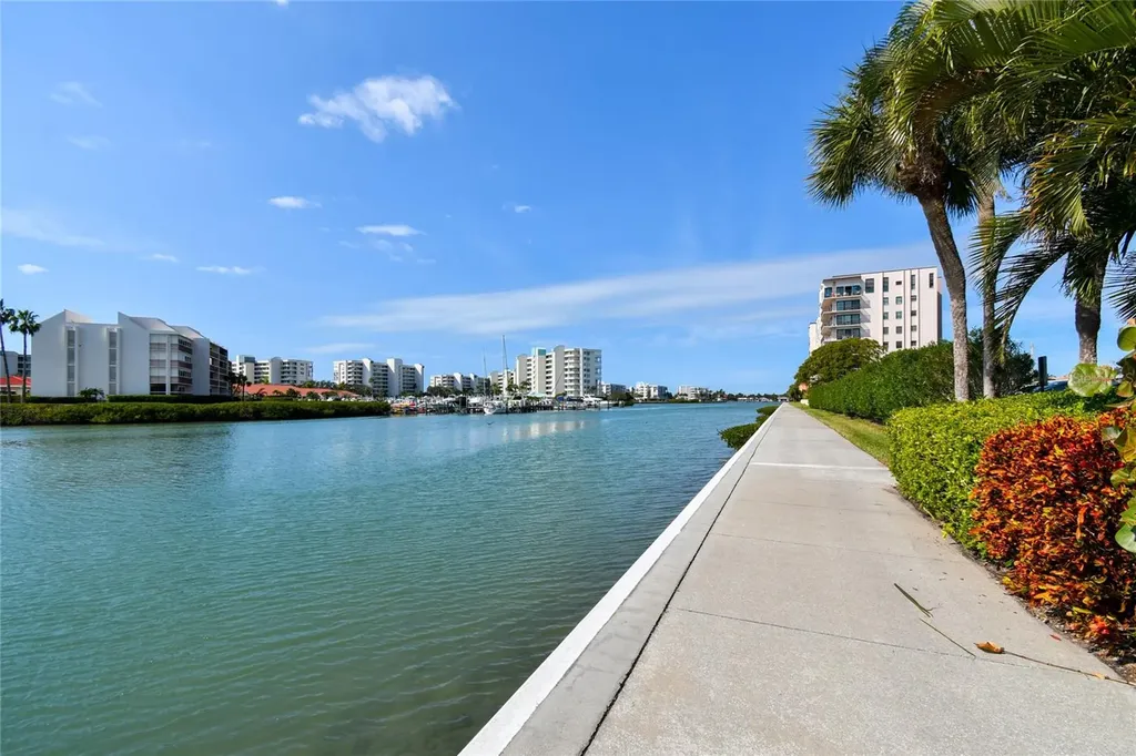 7425 Bay Island Drive S South Pasadena FL 33707