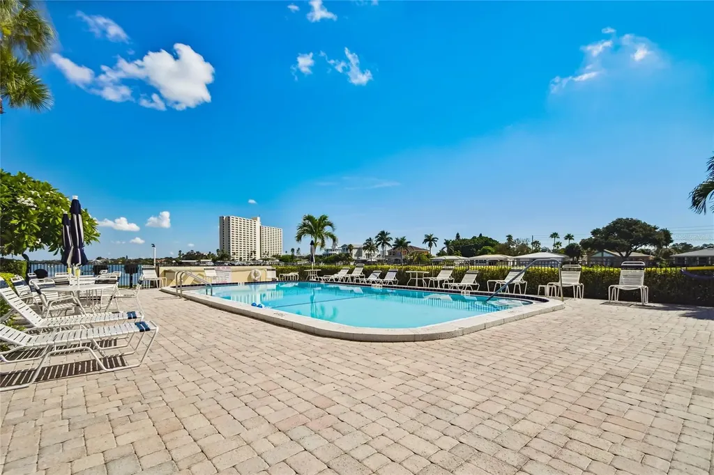 7425 Bay Island Drive S South Pasadena FL 33707