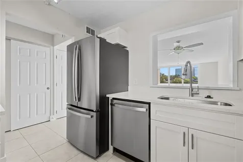 7425 Bay Island Drive S South Pasadena FL 33707