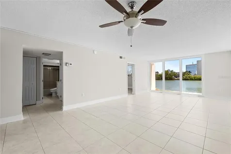 7425 Bay Island Drive S South Pasadena FL 33707