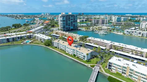 7425 Bay Island Drive S South Pasadena FL 33707