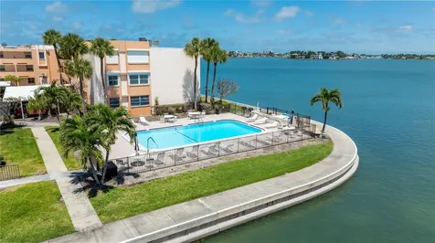 7425 Bay Island Drive S South Pasadena FL 33707