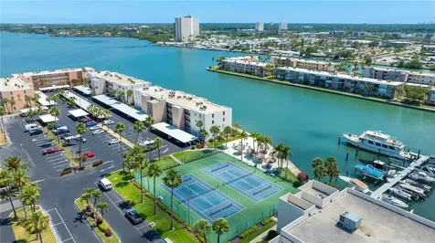 7425 Bay Island Drive S South Pasadena FL 33707
