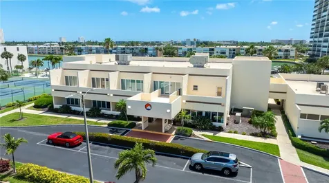 7425 Bay Island Drive S South Pasadena FL 33707