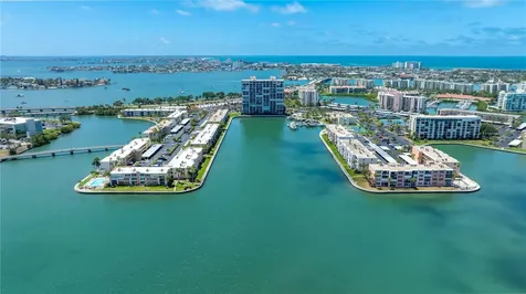 7425 Bay Island Drive S South Pasadena FL 33707
