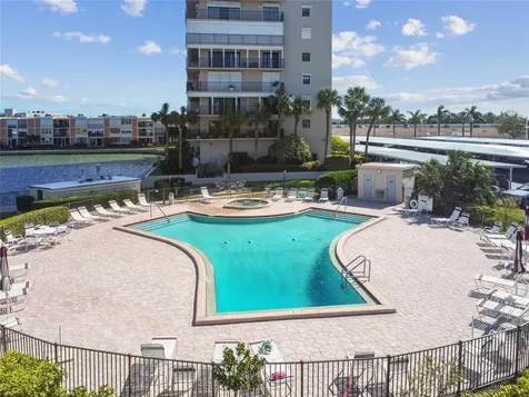7425 Bay Island Drive S South Pasadena FL 33707