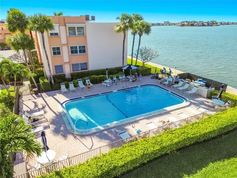 7425 Bay Island Drive S South Pasadena FL 33707