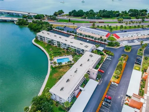 7425 Bay Island Drive S South Pasadena FL 33707