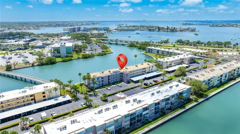 7425 Bay Island Drive S South Pasadena FL 33707