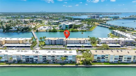 7425 Bay Island Drive S South Pasadena FL 33707