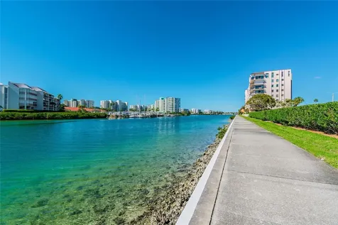 7425 Bay Island Drive S South Pasadena FL 33707