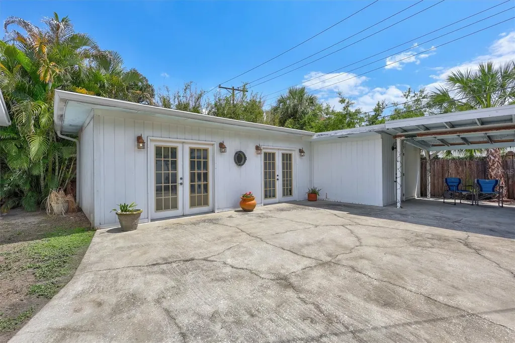 604 E Davis Boulevard Tampa FL 33606