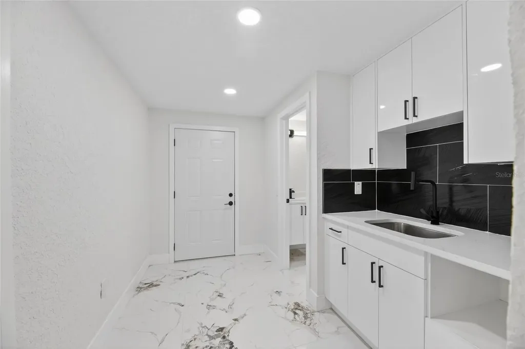 9608 N Aster Avenue Tampa FL 33612