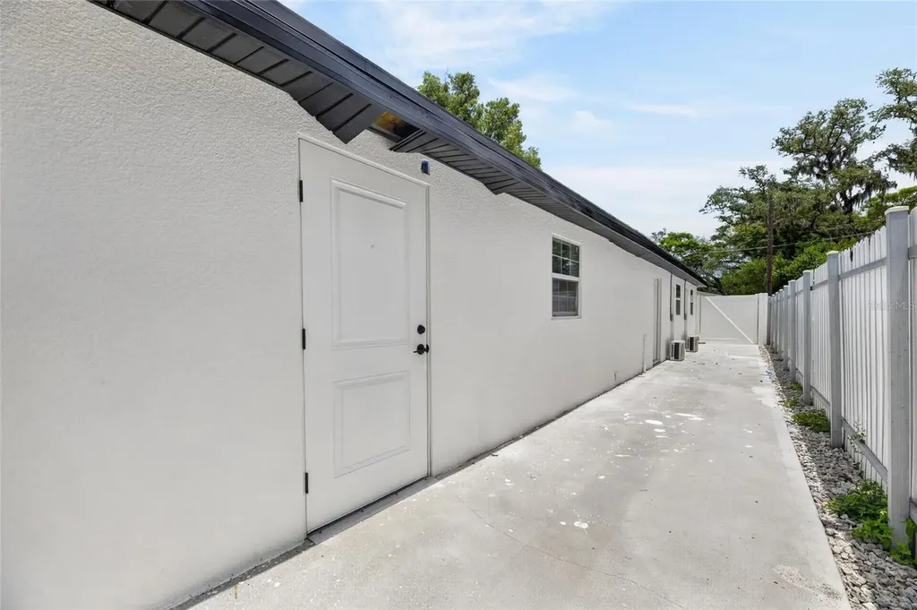 9608 N Aster Avenue Tampa FL 33612