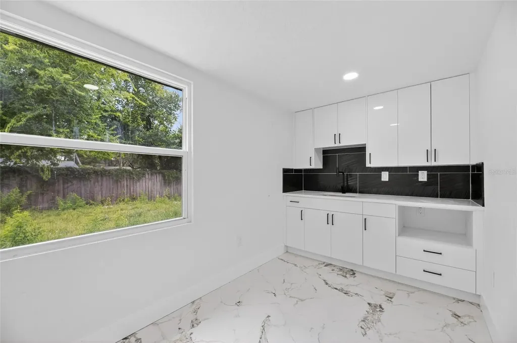 9608 N Aster Avenue Tampa FL 33612