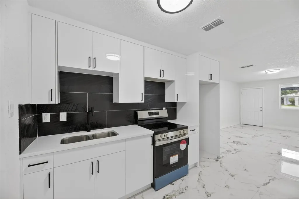 9608 N Aster Avenue Tampa FL 33612