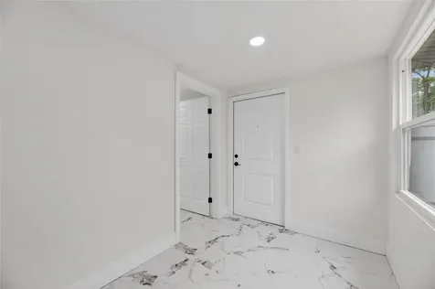 9608 N Aster Avenue Tampa FL 33612