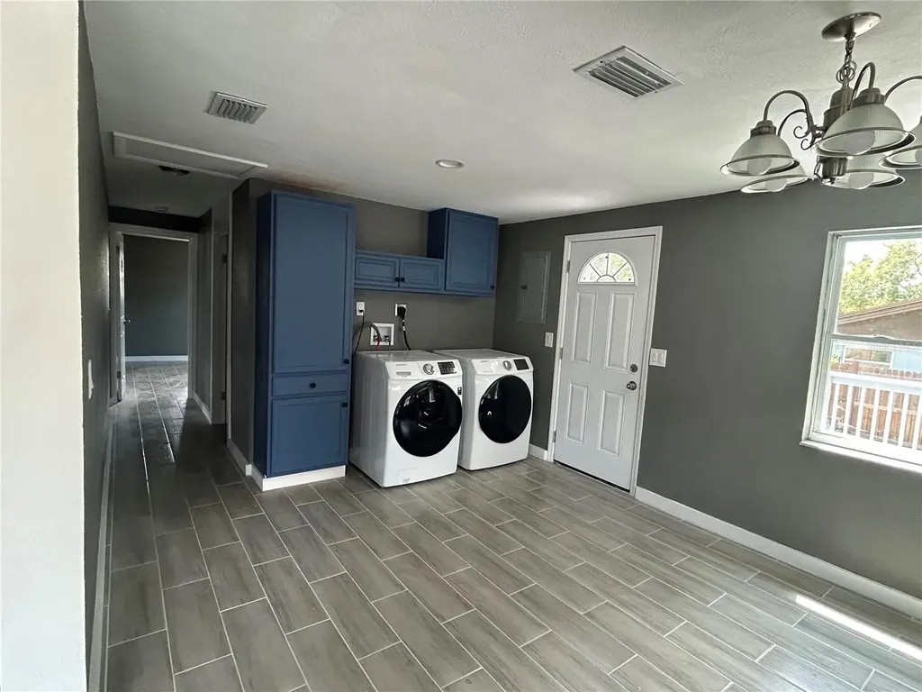 1884 Pine Street Largo FL 33774
