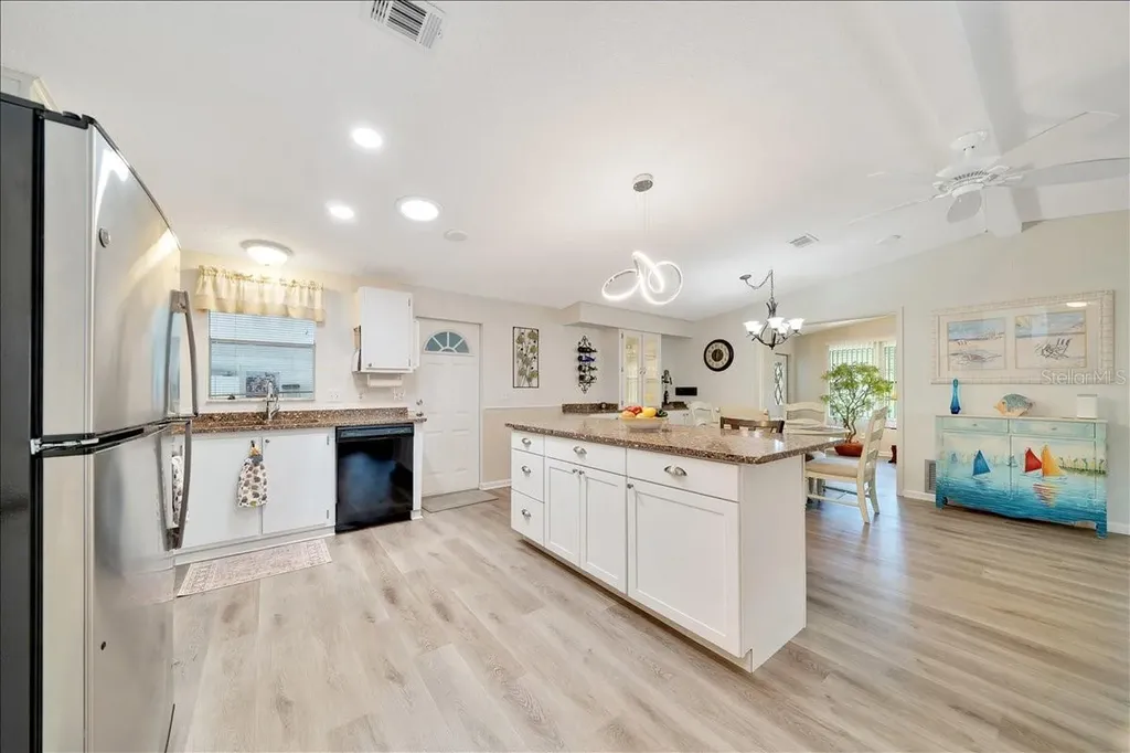 926 Saint Andrews Boulevard Lady Lake FL 32159