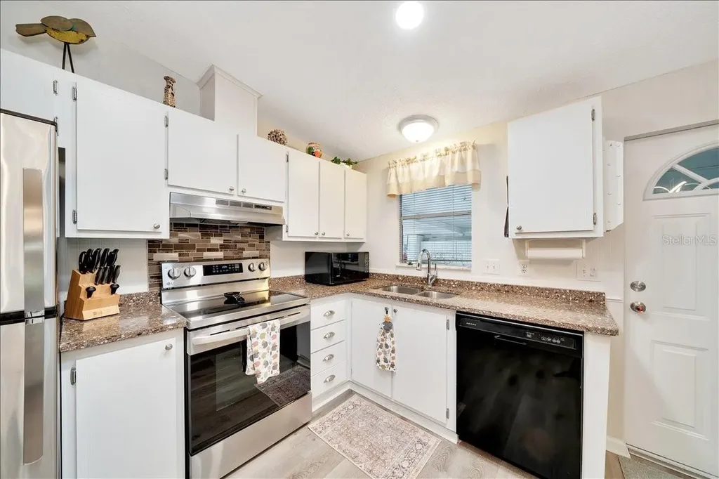 926 Saint Andrews Boulevard Lady Lake FL 32159