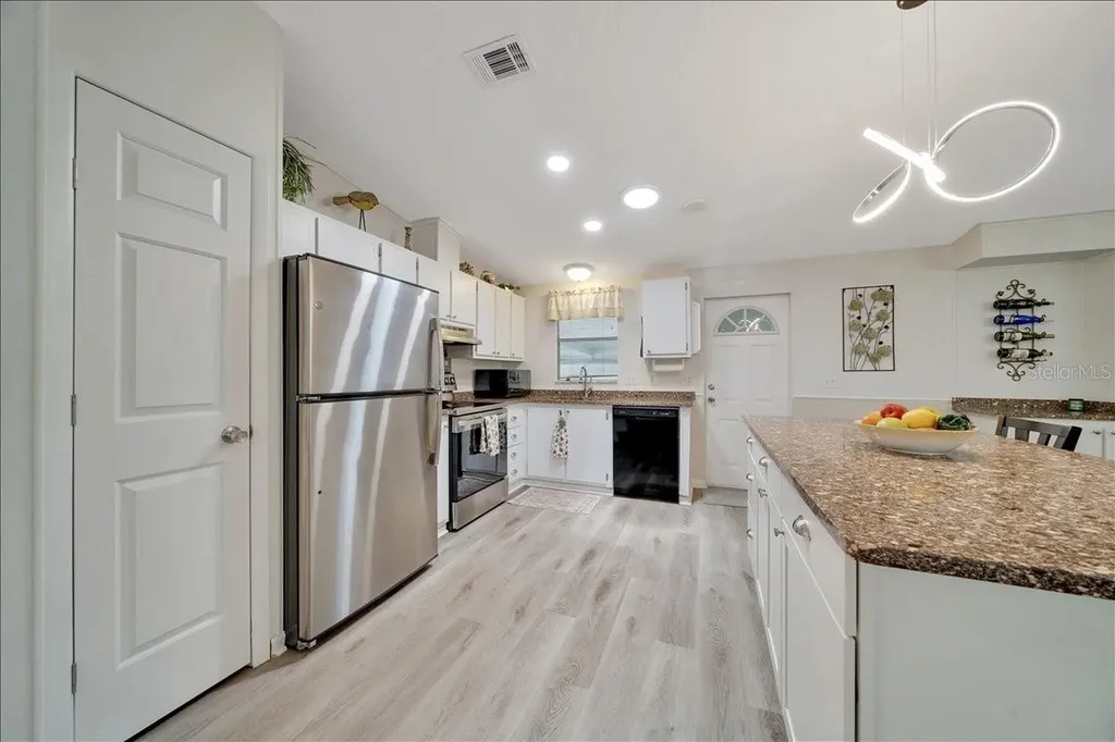 926 Saint Andrews Boulevard Lady Lake FL 32159