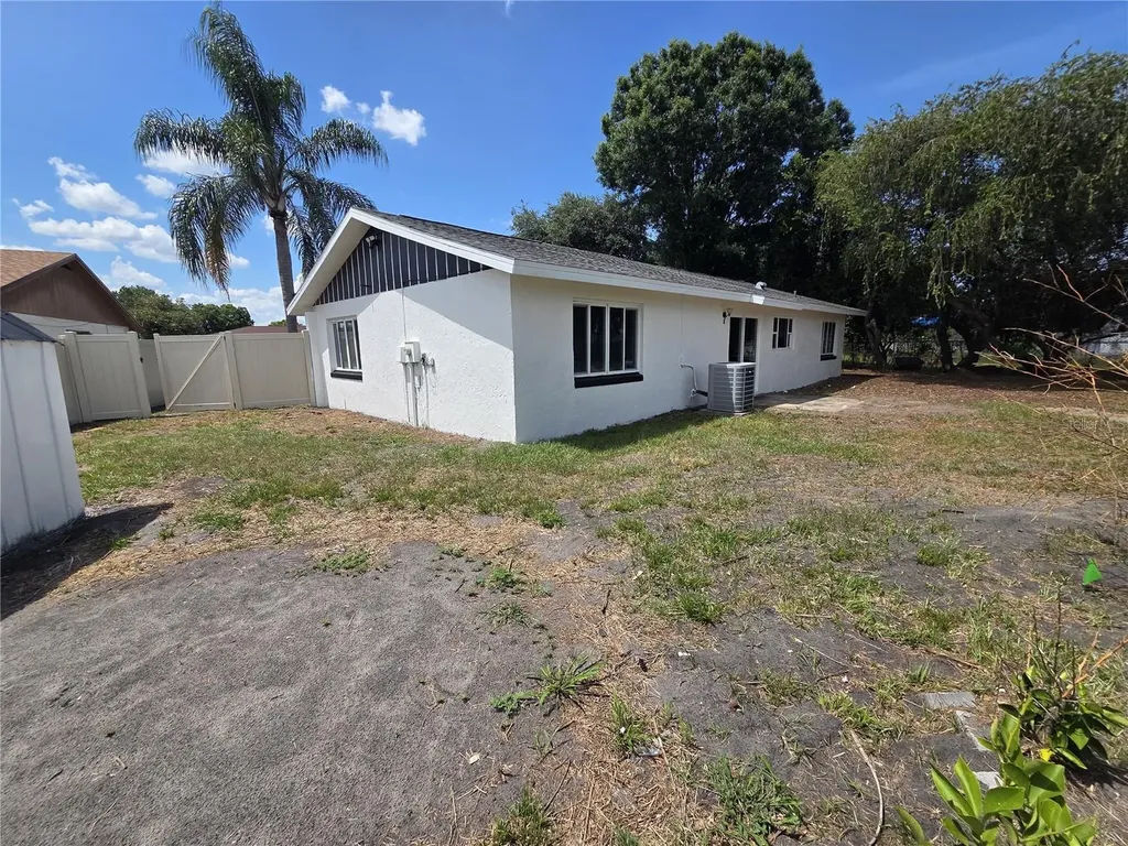 1805 S Wilkins Avenue Plant City FL 33563