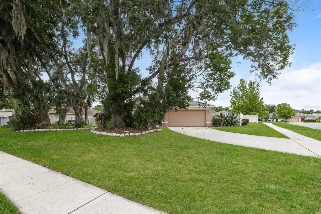 814 Coade Stone Drive Seffner FL 33584