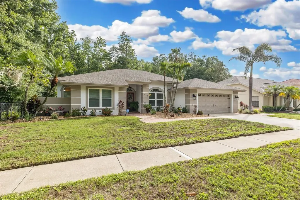 321 Waterford Circle E Tarpon Springs FL 34688
