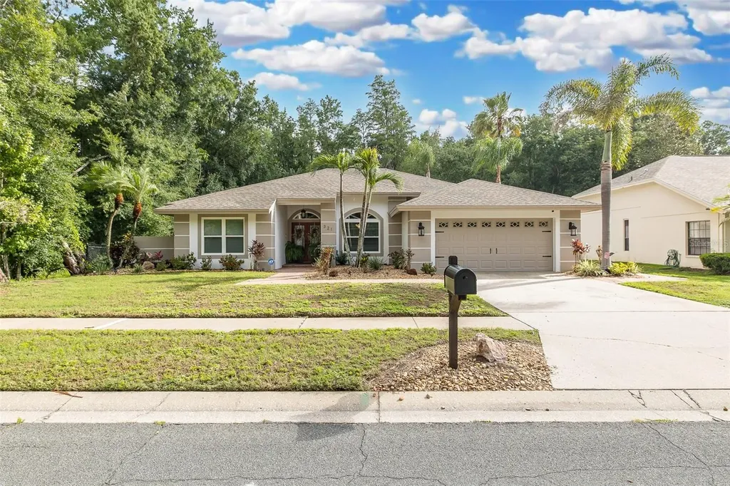 321 Waterford Circle E Tarpon Springs FL 34688