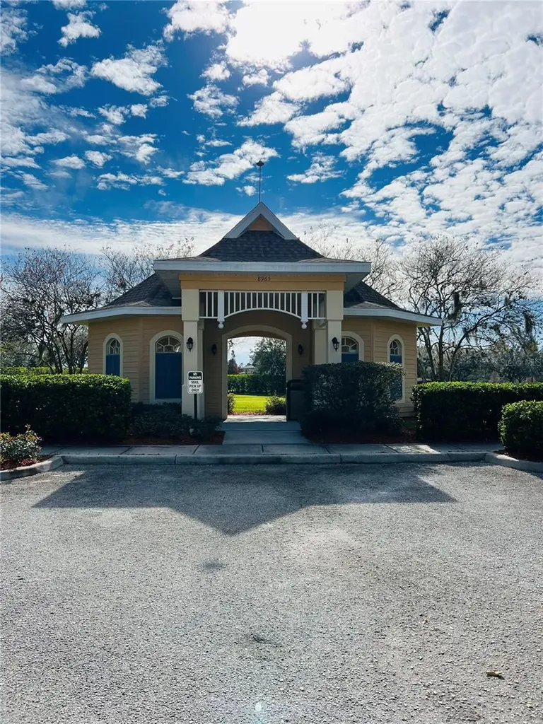 9096 Iron Oak Avenue Tampa FL 33647