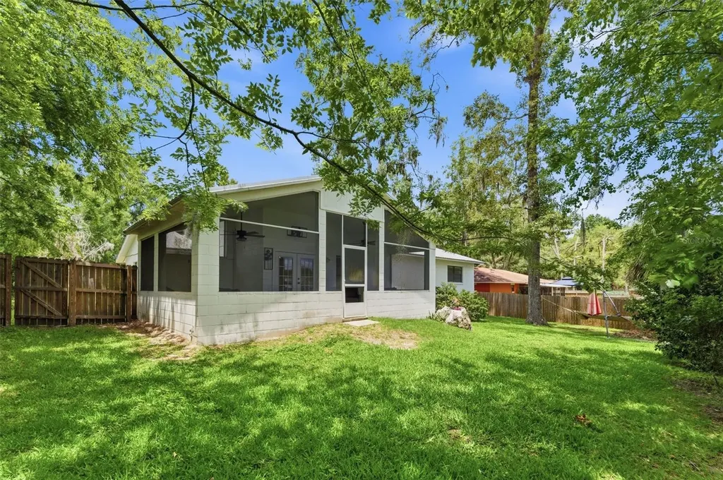 8127 SW 12th Place Gainesville FL 32607