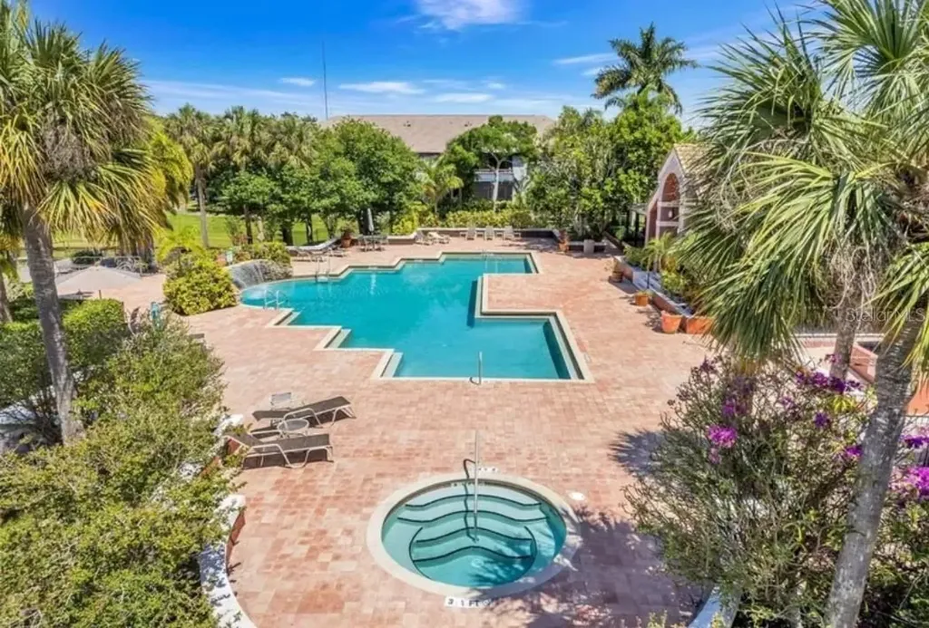 10263 Gandy Boulevard N St Petersburg FL 33702