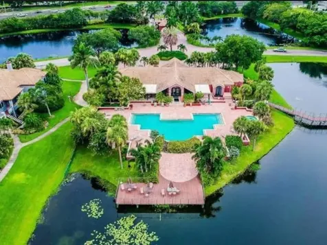 10263 Gandy Boulevard N St Petersburg FL 33702