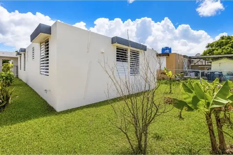 Calle I-13 S Urb. Palmas Del Sol Lares PR 00669