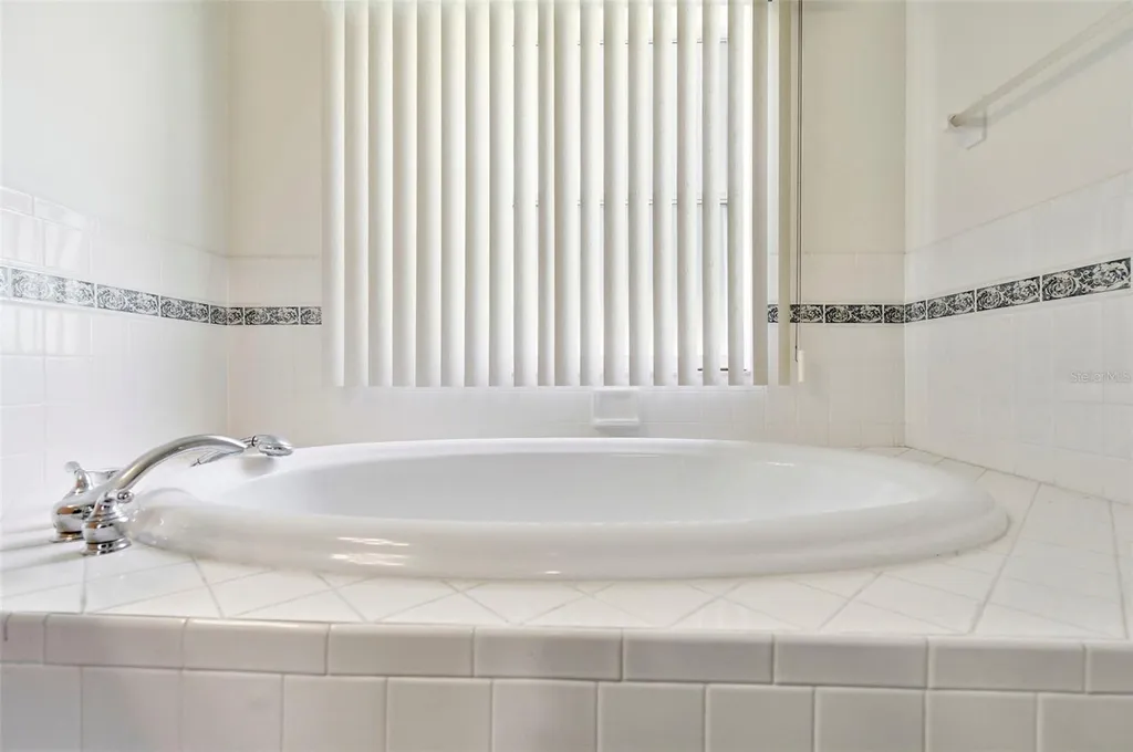 30 Glades Avenue Tarpon Springs FL 34689