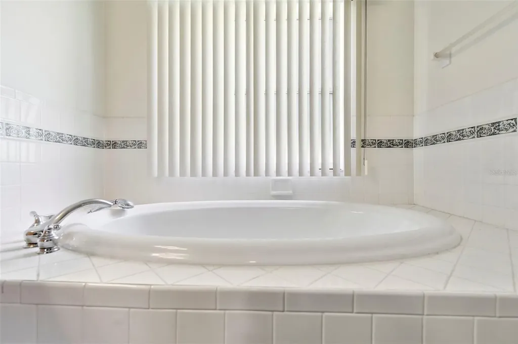 30 Glades Avenue Tarpon Springs FL 34689