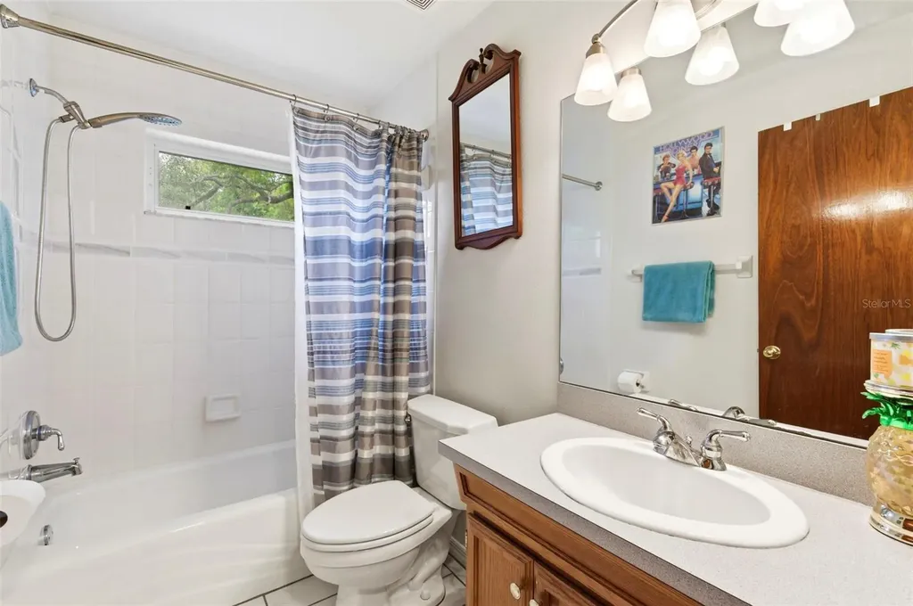 30 Glades Avenue Tarpon Springs FL 34689