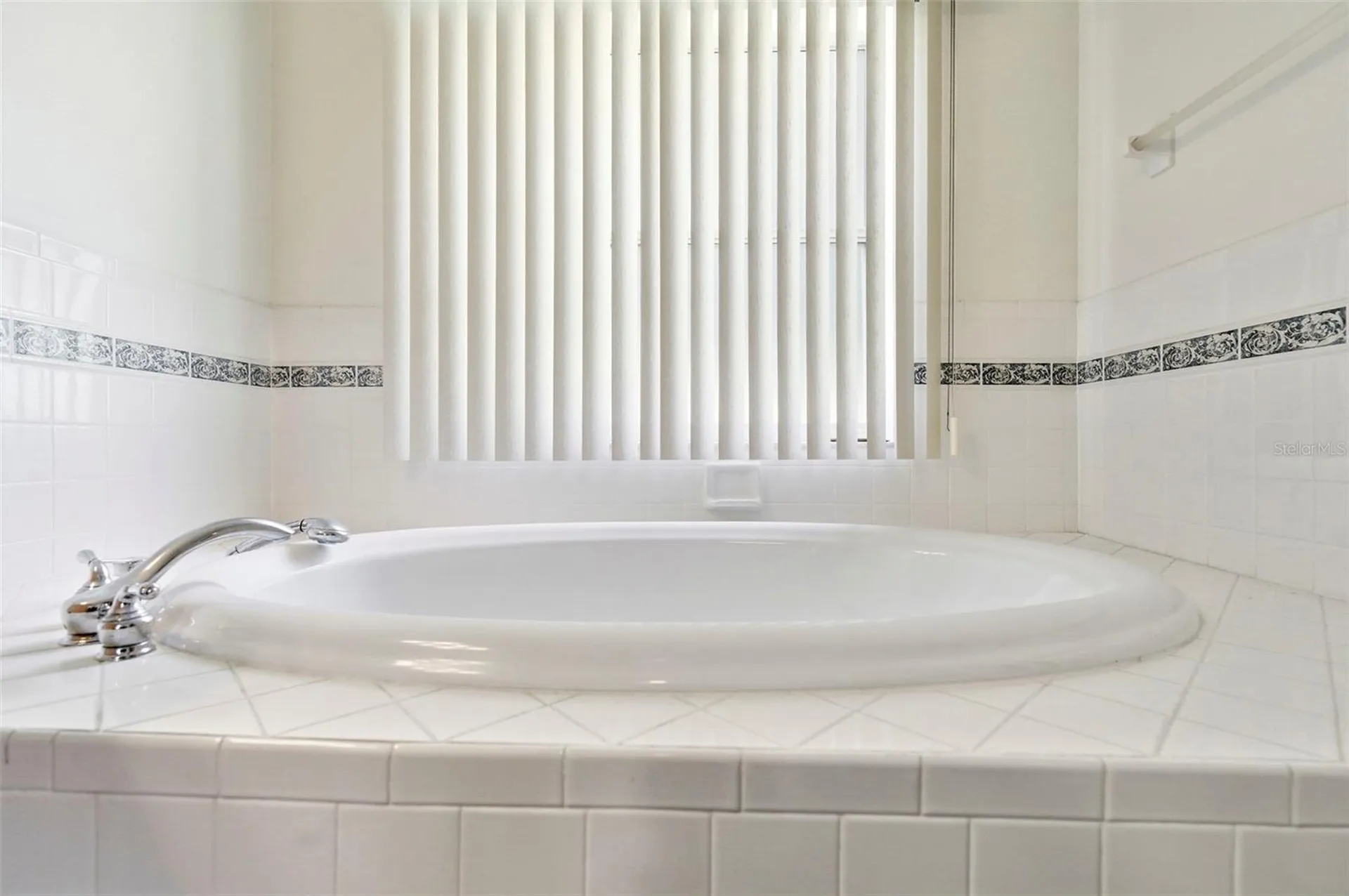 30 Glades Avenue Tarpon Springs FL 34689