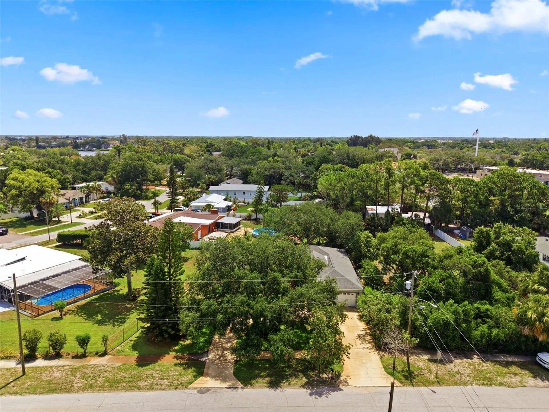 30 Glades Avenue Tarpon Springs FL 34689