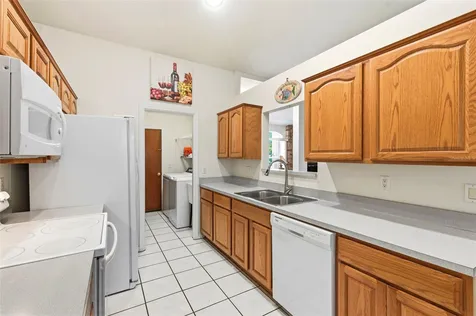 30 Glades Avenue Tarpon Springs FL 34689