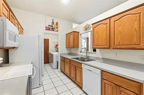 30 Glades Avenue Tarpon Springs FL 34689