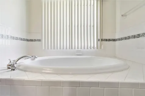 30 Glades Avenue Tarpon Springs FL 34689
