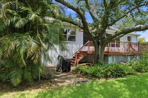 30 Glades Avenue Tarpon Springs FL 34689
